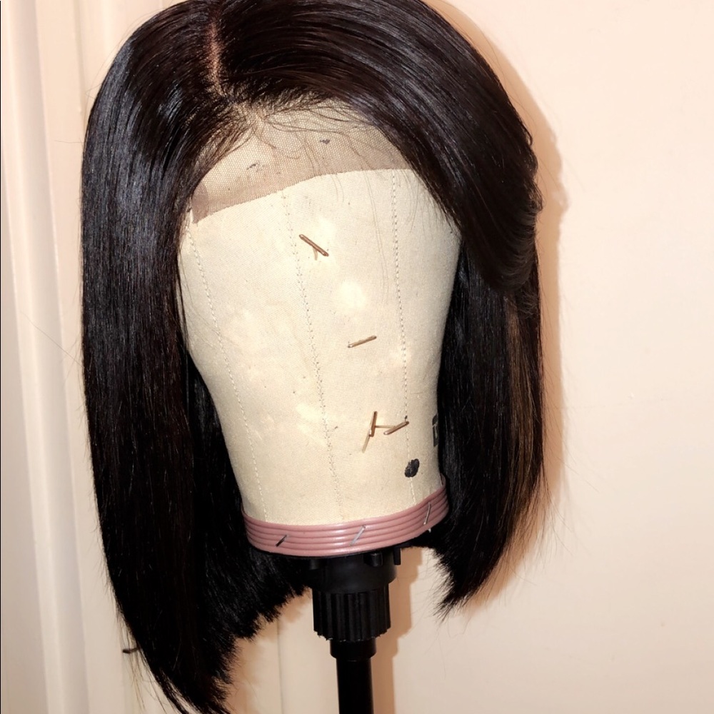 100% Brazilian bob wig (side part lace closure)
